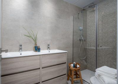Siesta Design, bathroom design 4 by Siesta Homes